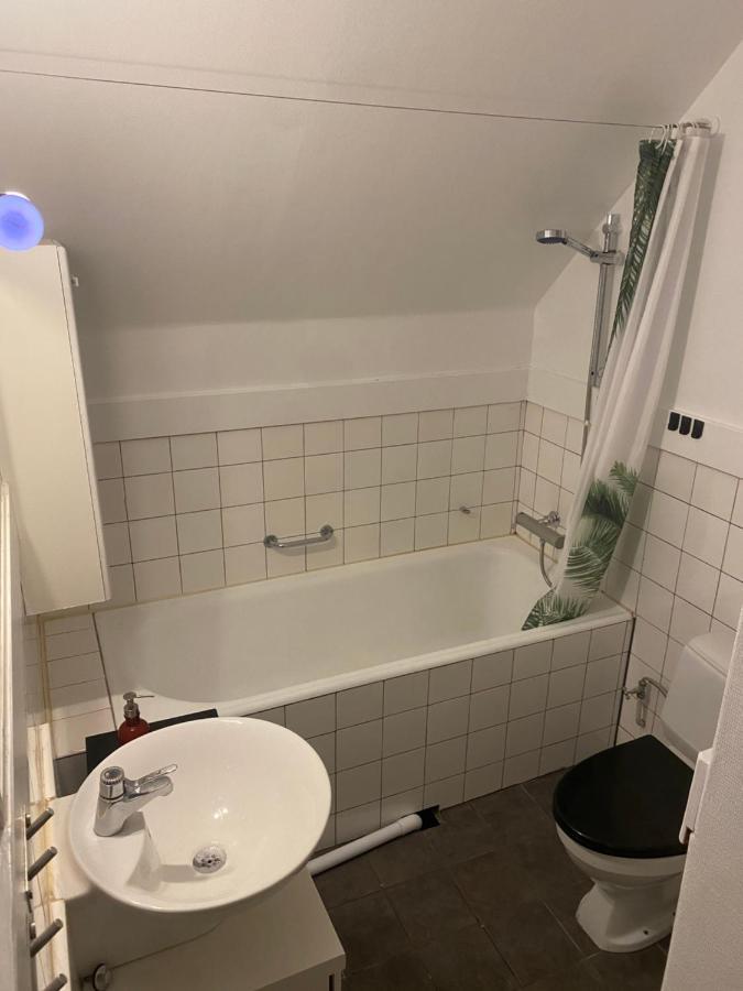 Apartamento 300 M Till Skrea Strand Och Naera Till Centrum Falkenberg Exterior foto